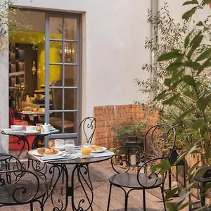 Le Petit Otel Paris